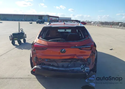 2019 Lexus Ux 200 z USA, uszkodzony, nr VIN JTHY3JBH1K2012747